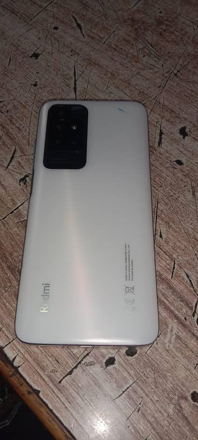 Redmi 10.6/128 bilkul anda pcs ha all ok koi flat nhi 5000 mAh Kamal