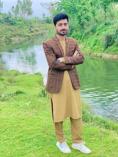 job ke zrort hi, koye b job ho