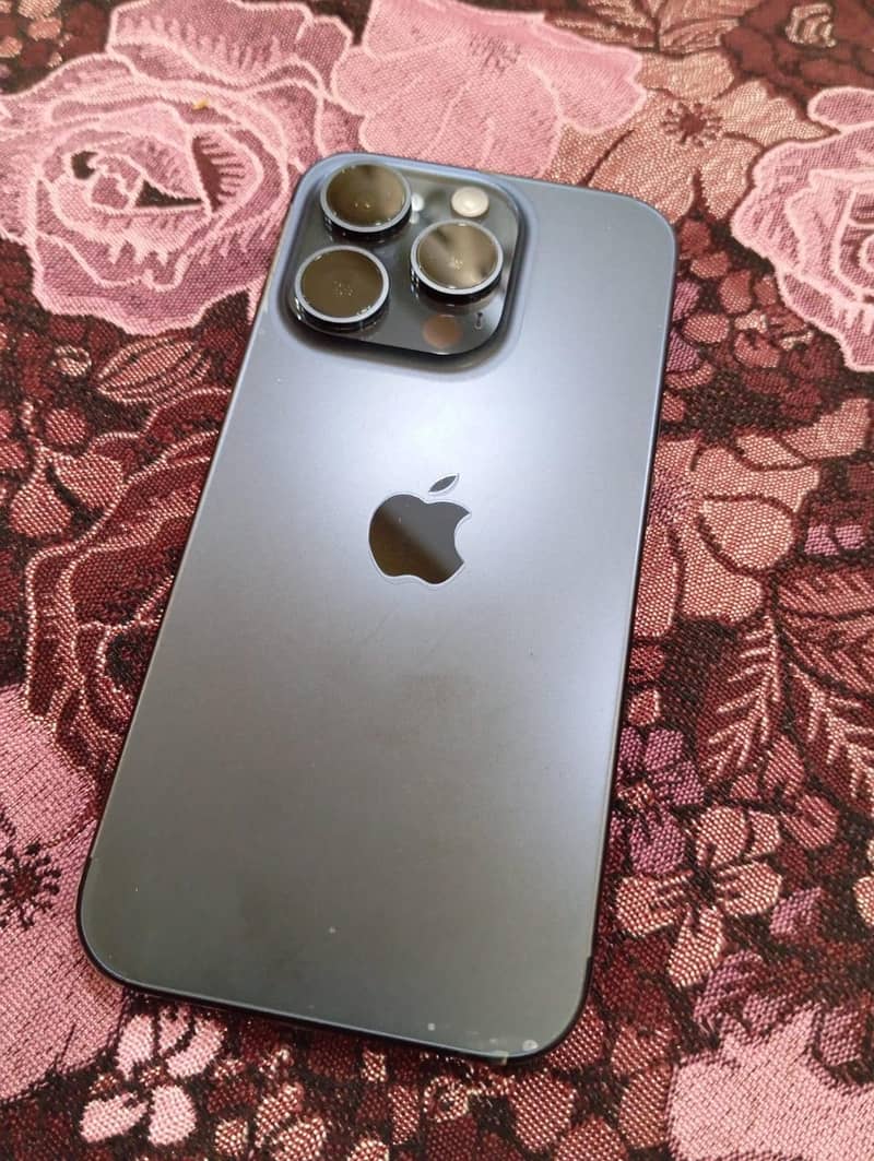 Apple iPhone 15 Pro 3