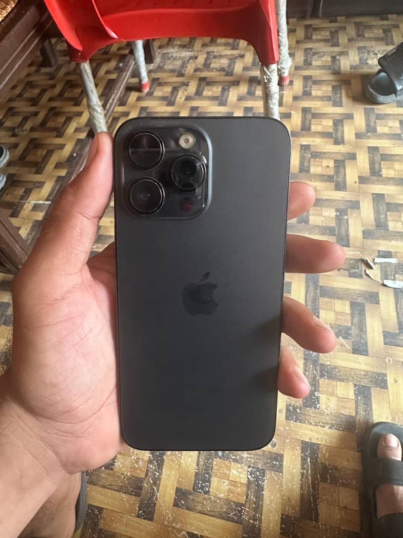 Apple iPhone 14 Pro Max 1