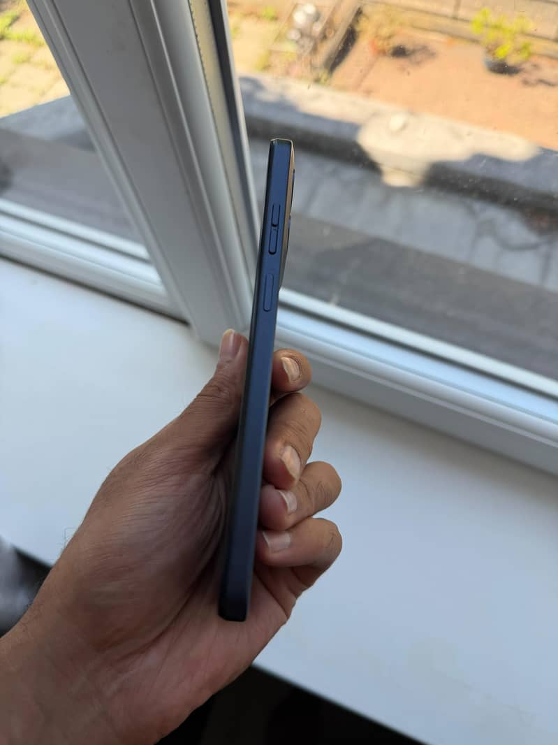 Motorola E15 3