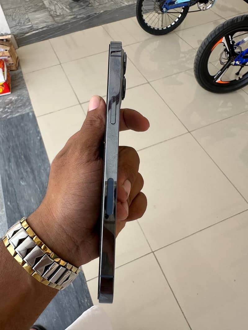Apple iPhone 13 Pro Max 5