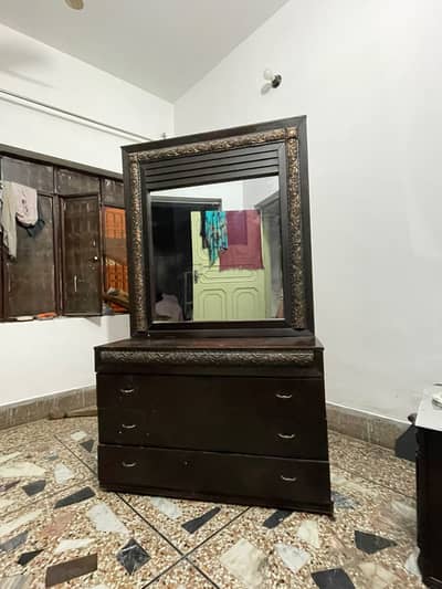 DRESSING TABLE