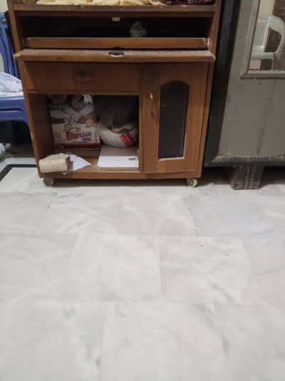 Computer table