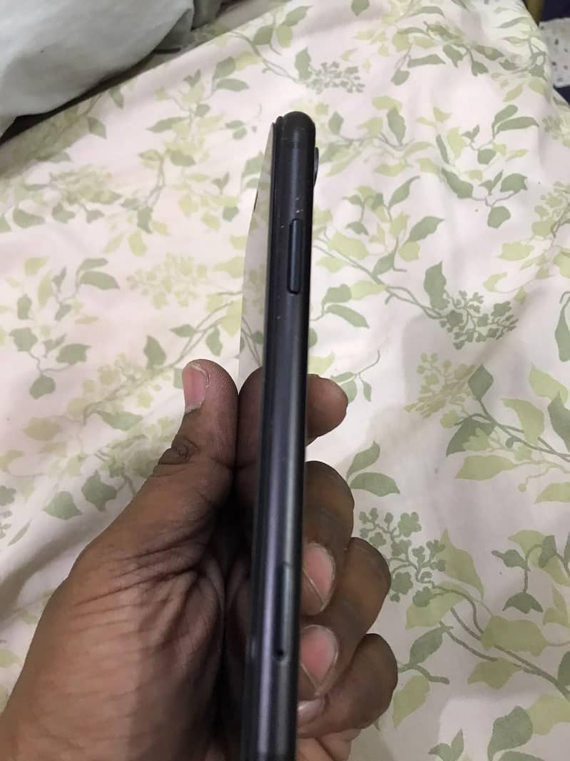 Apple iPhone XR 3
