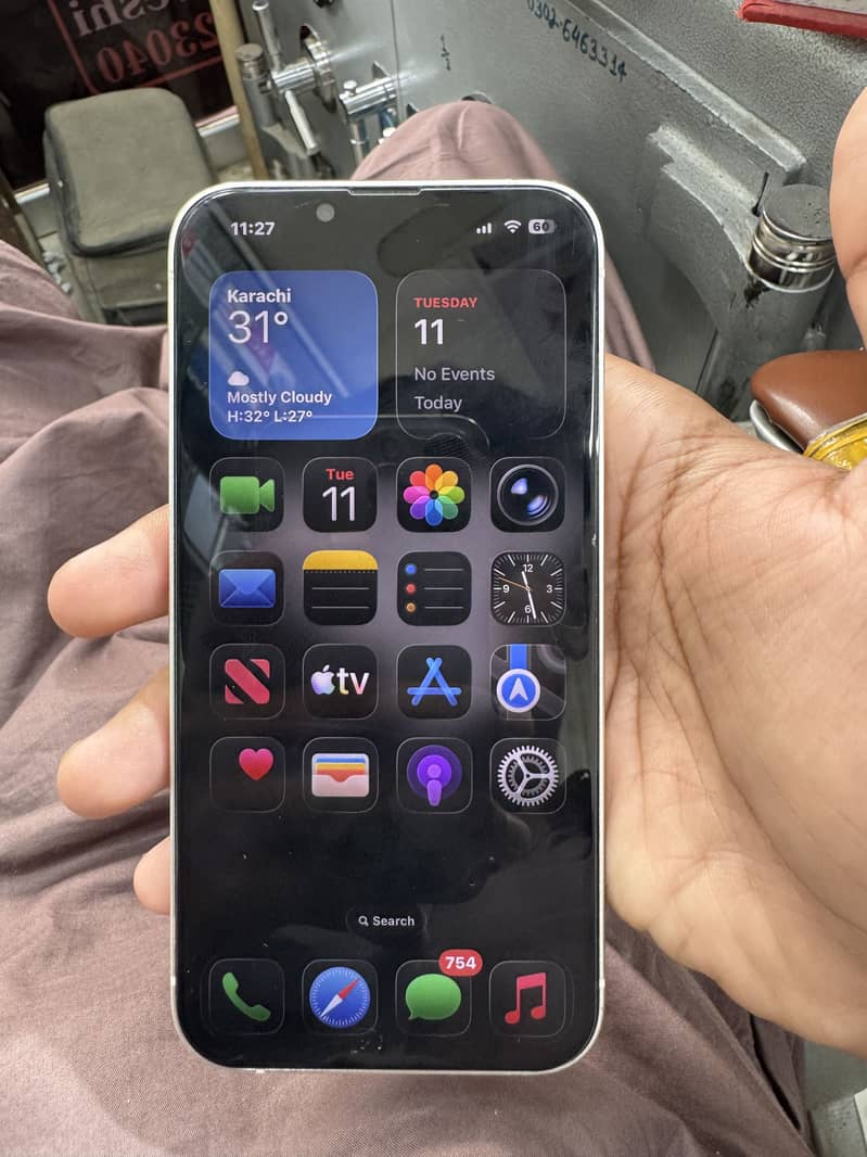Apple iPhone 13 3