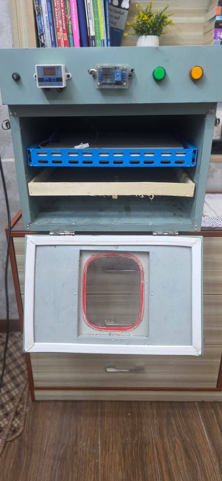 Incubator (Automatic) 4
