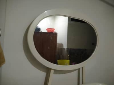 dressing table