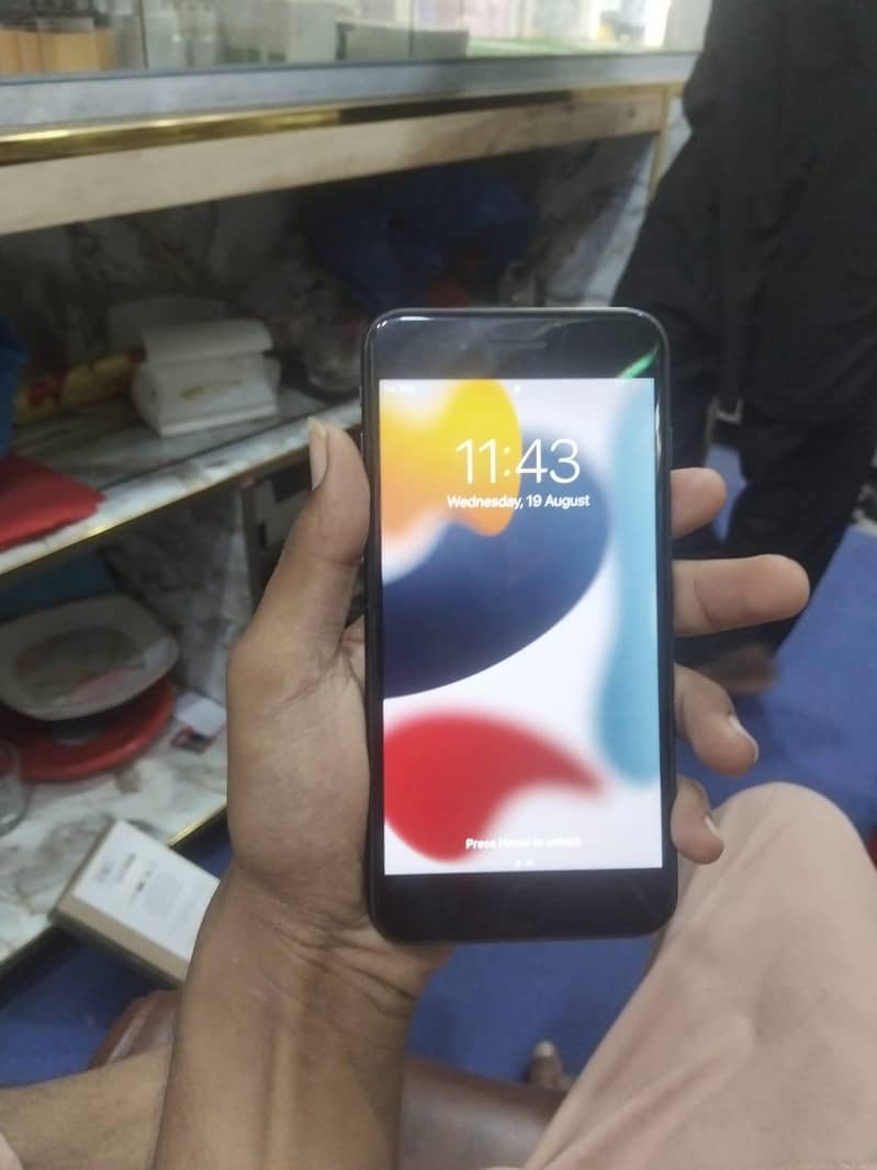 Apple iPhone 7 Plus 1