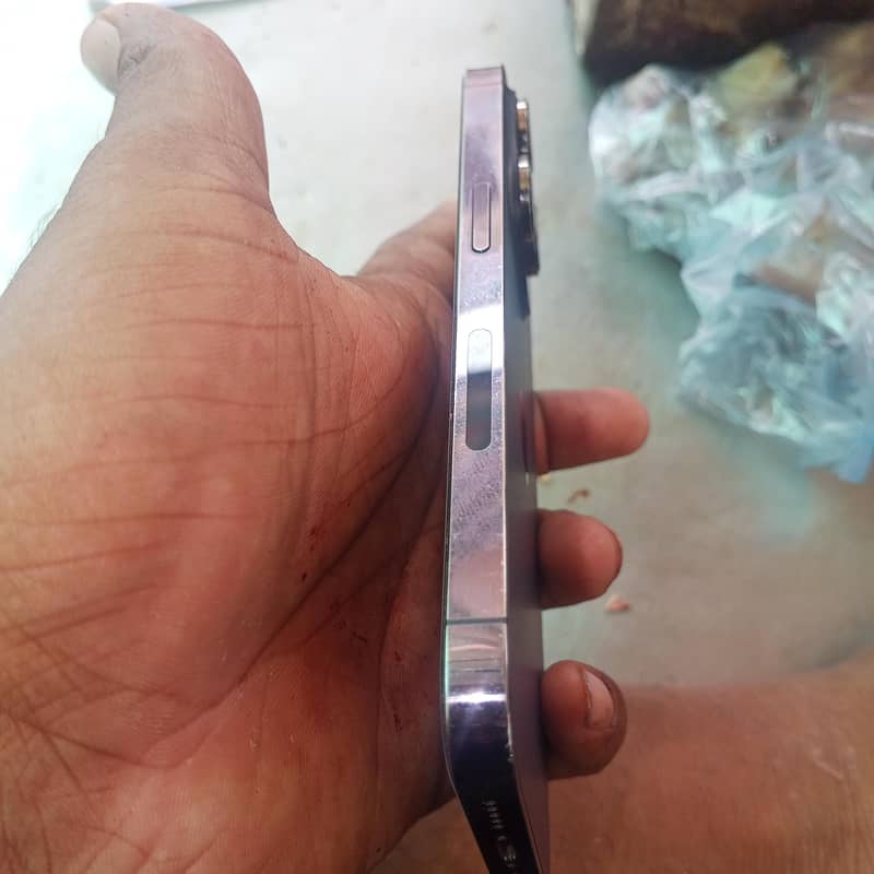 Apple iPhone 14 Pro 1
