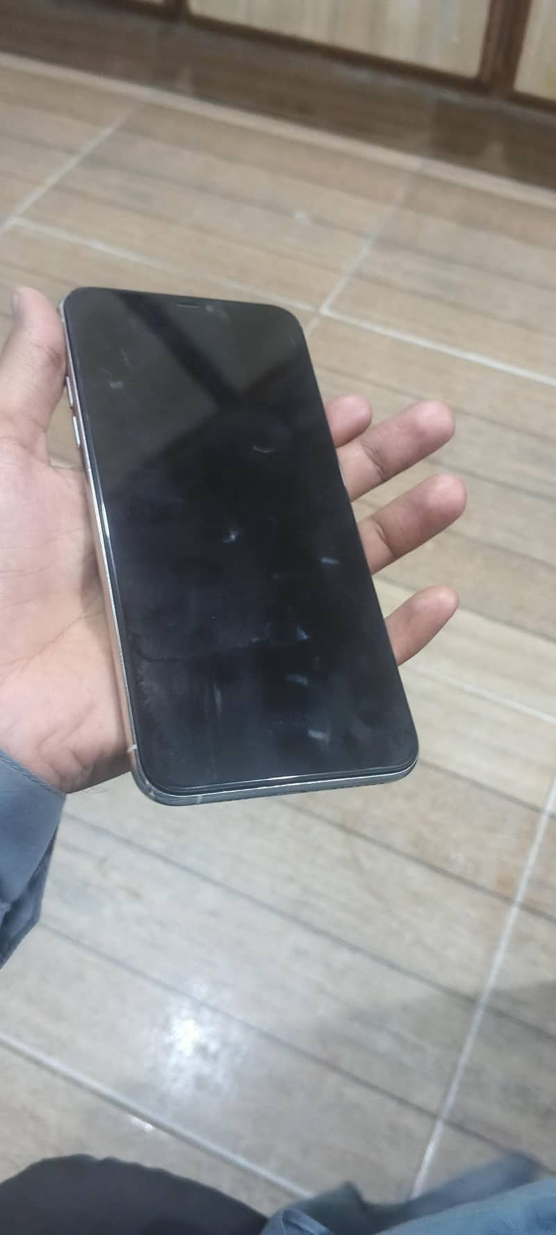 Apple iPhone 11 Pro Max 4