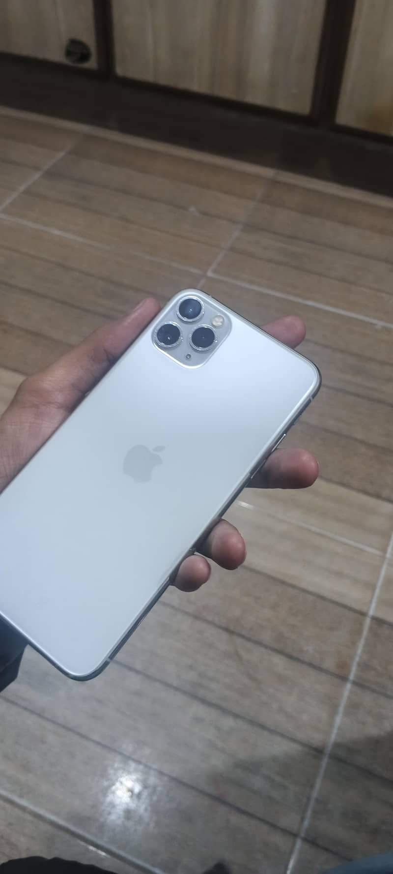Apple iPhone 11 Pro Max 9