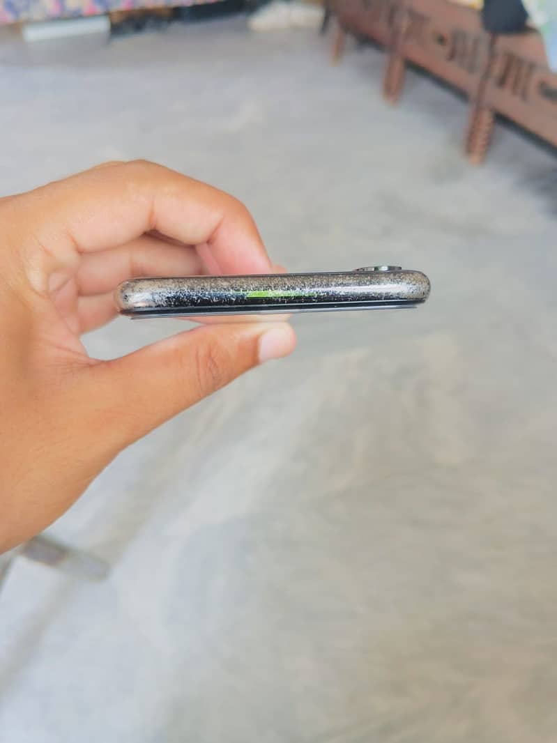 Apple iPhone X 6