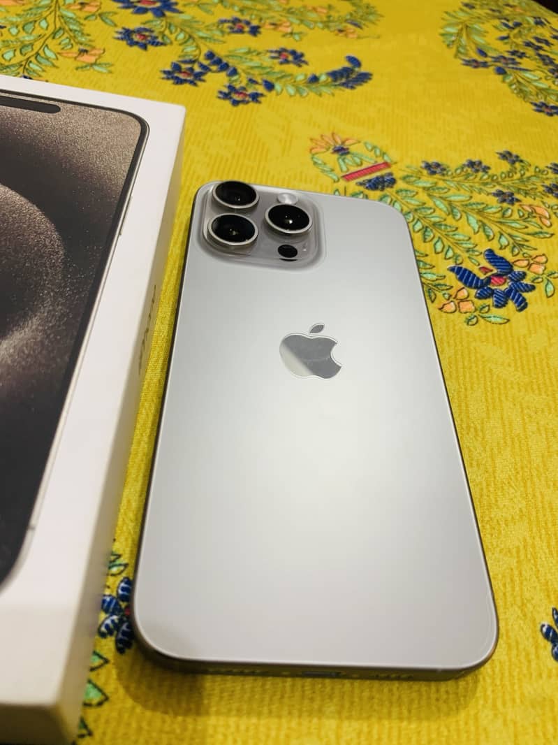 Apple iPhone 15 Pro Max 1