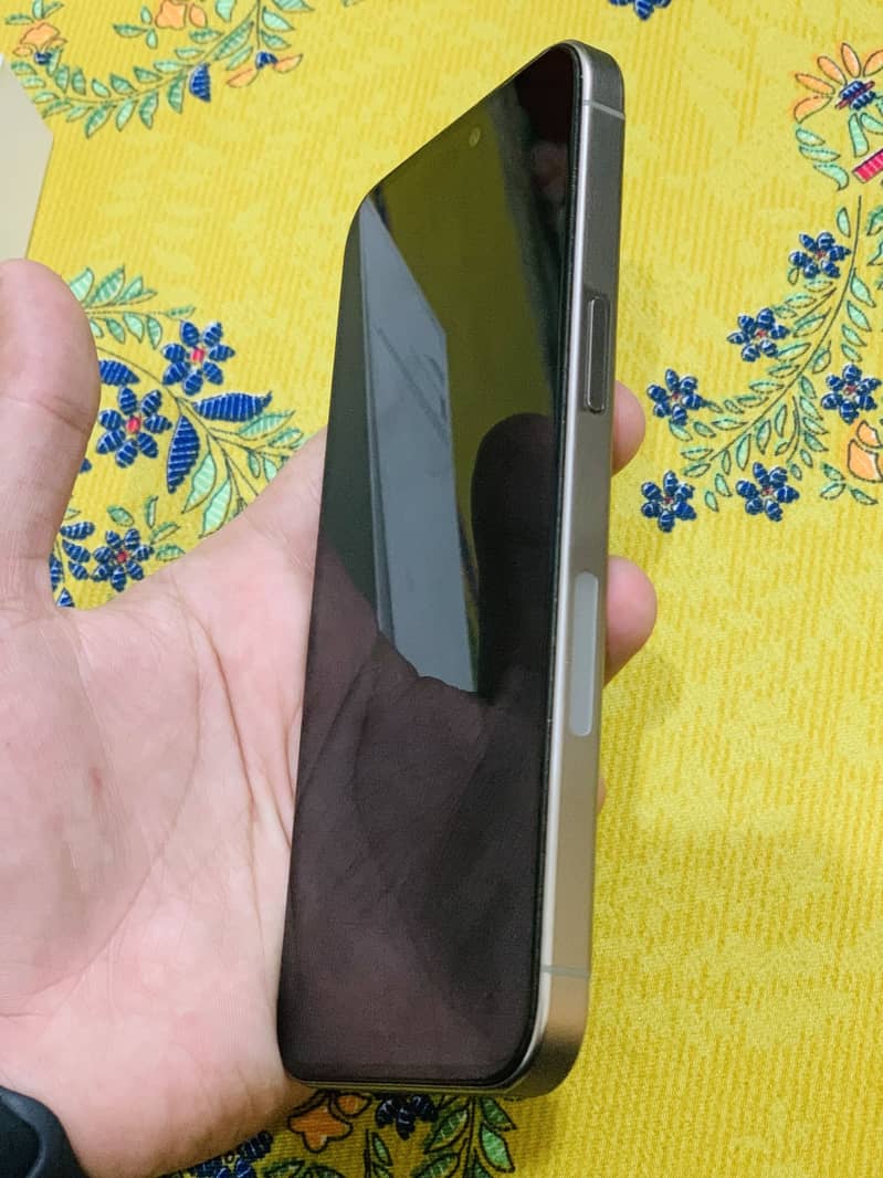 Apple iPhone 15 Pro Max 5