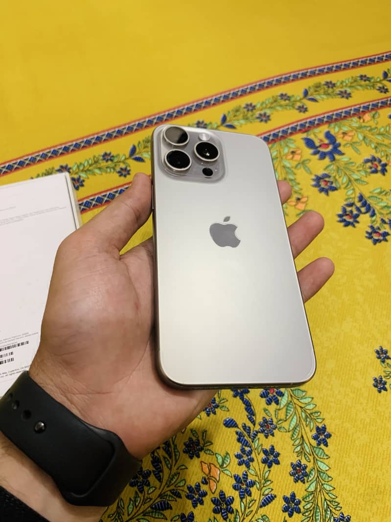 Apple iPhone 15 Pro Max 8