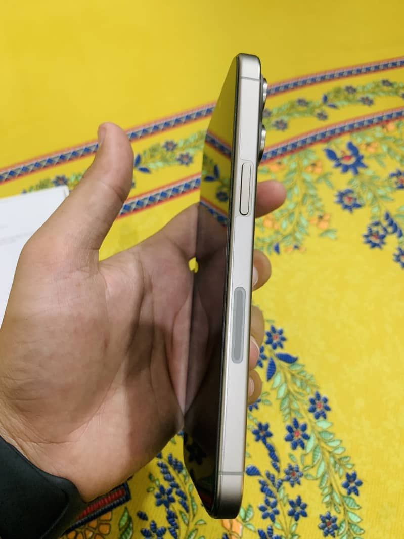 Apple iPhone 15 Pro Max 10