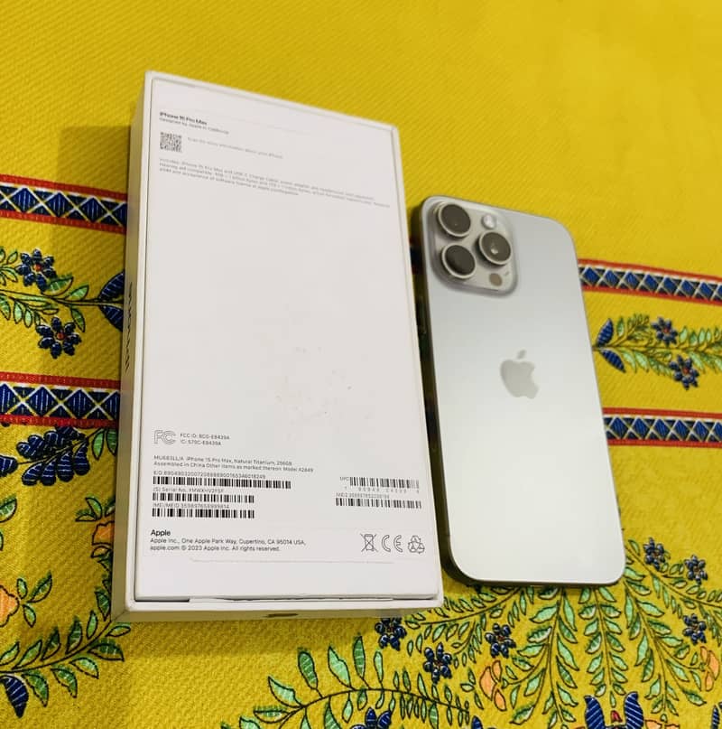 Apple iPhone 15 Pro Max 13