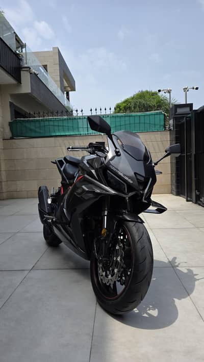 Taro GP-1 400cc