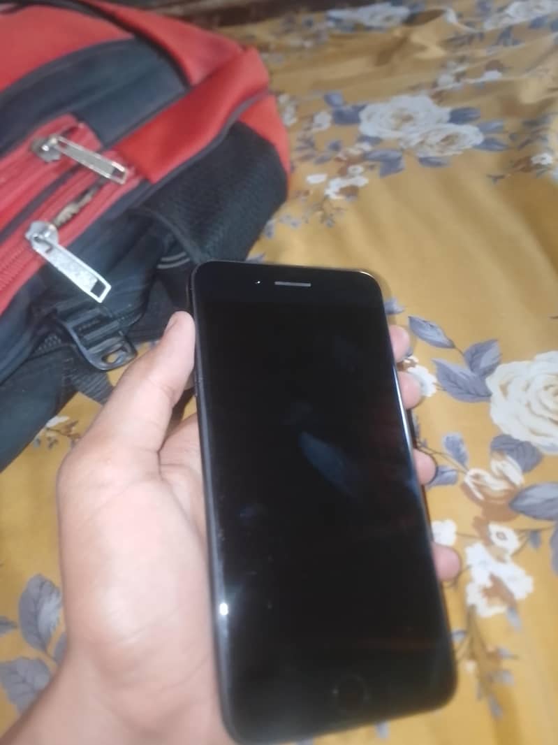 Apple iPhone 7 Plus 1