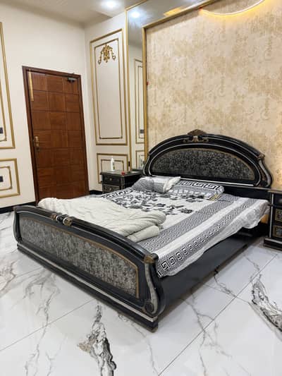 King size Wood bed with side drawer and dressing table (with mattress)