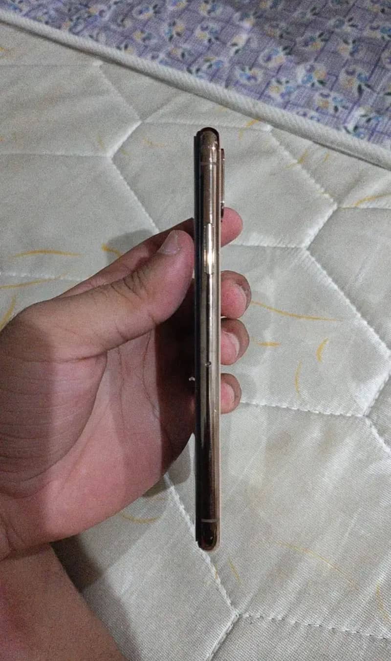 Apple iPhone X 3