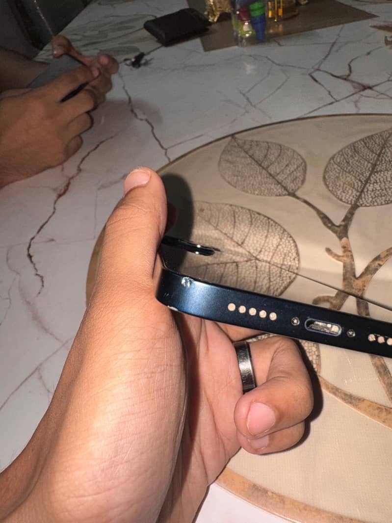 Apple iPhone 13 1