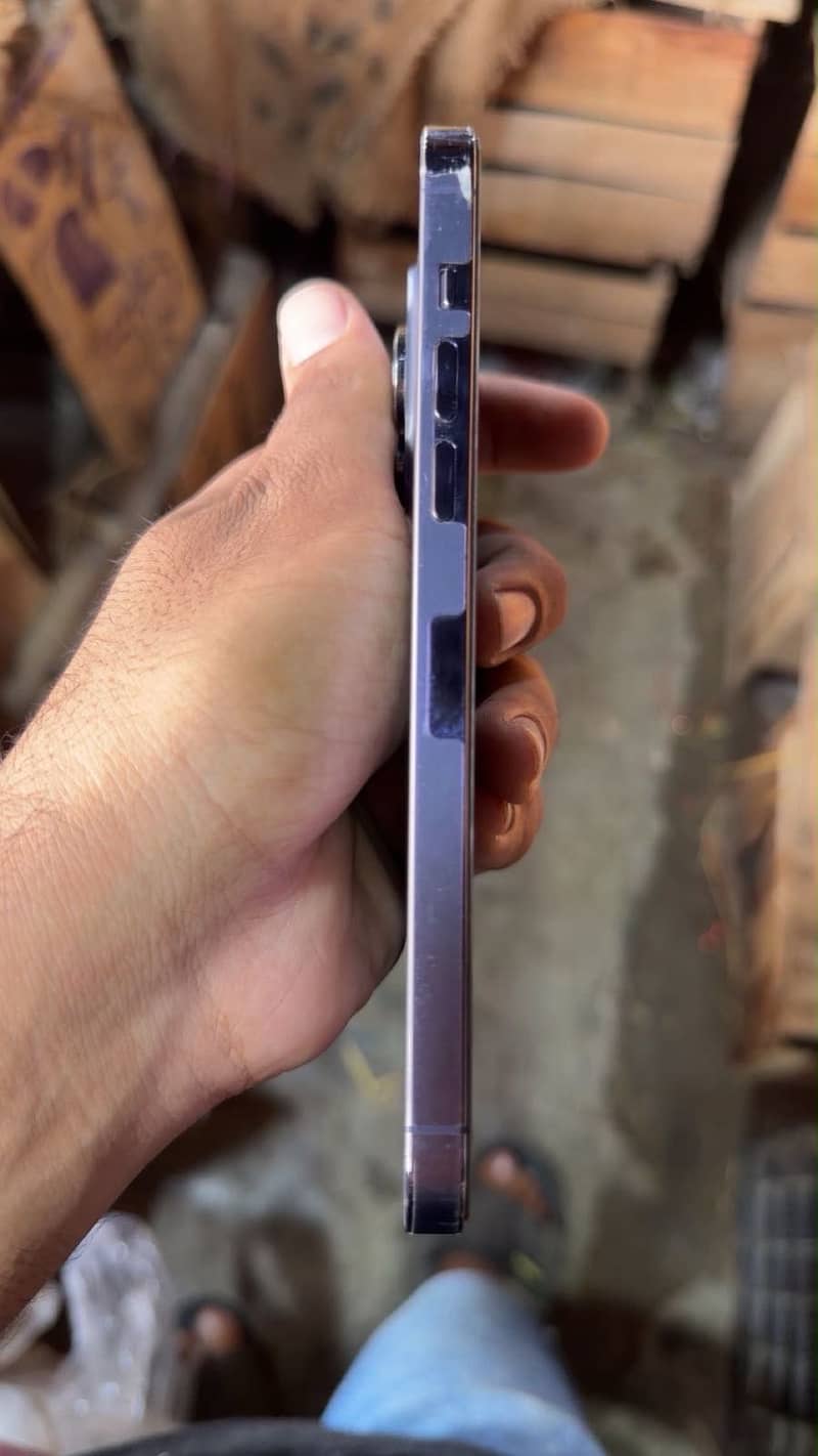 Apple iPhone 14 Pro Max 1