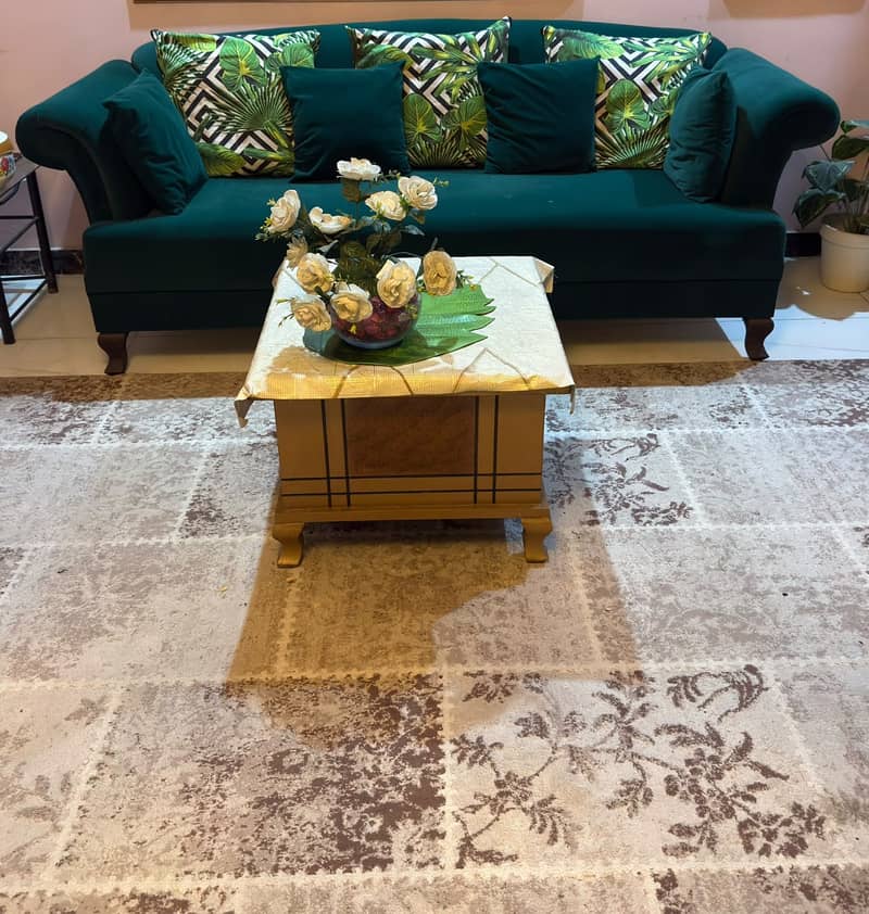 3 seater sofa with table 0