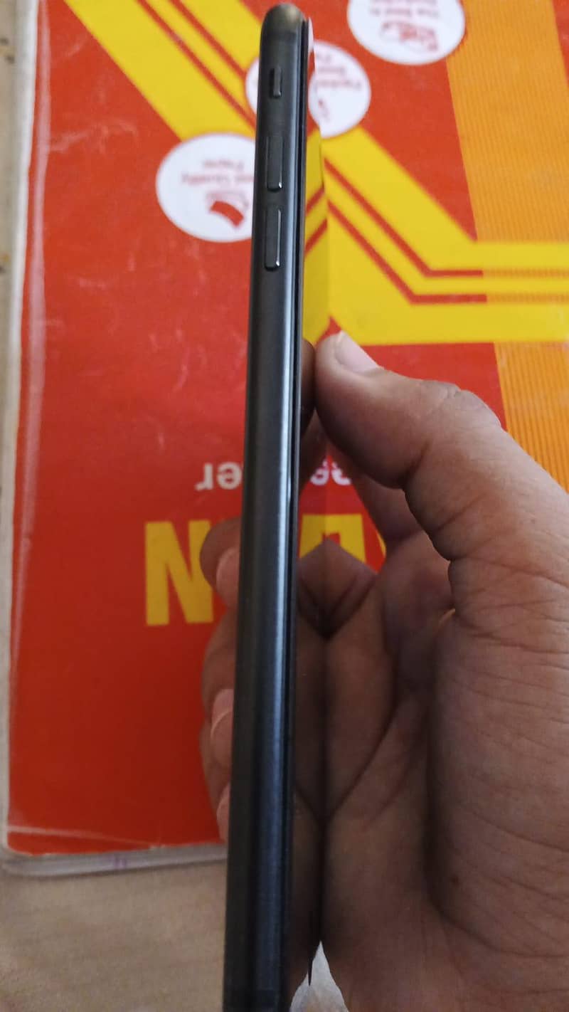 Apple iPhone 7 Plus 2