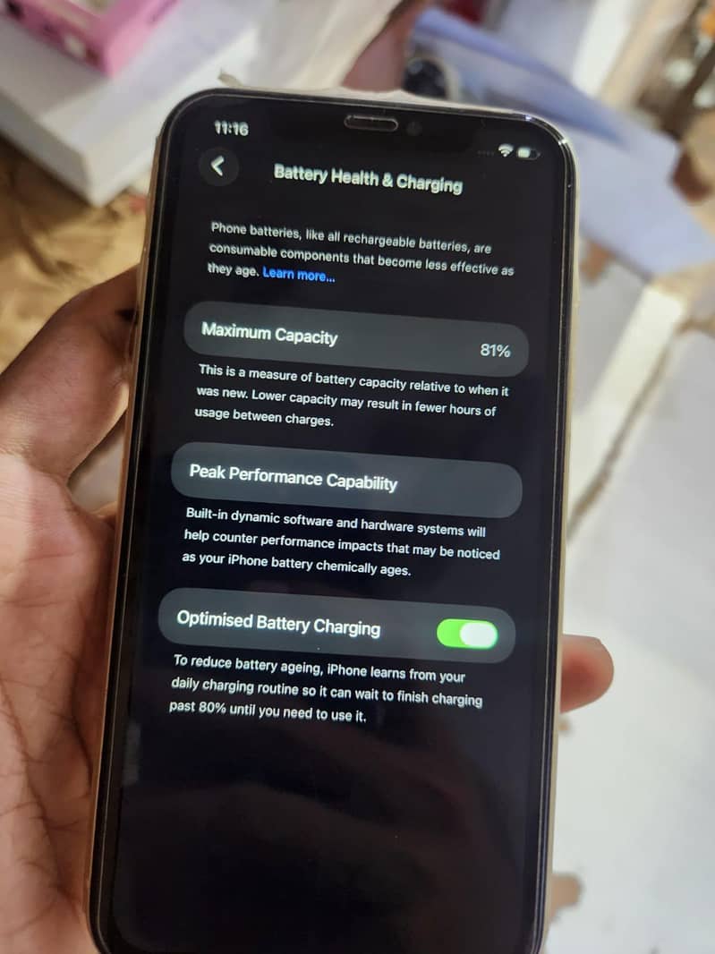 Apple iPhone 11 4