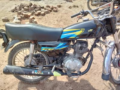 bike bilkul ok hy engine b ok sond b boht acha hy 03117270604