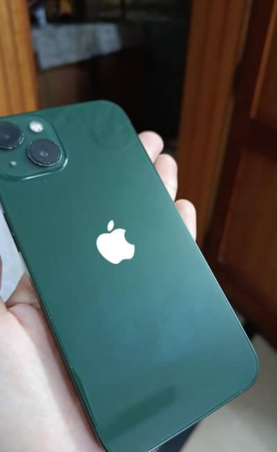 Apple iPhone 13