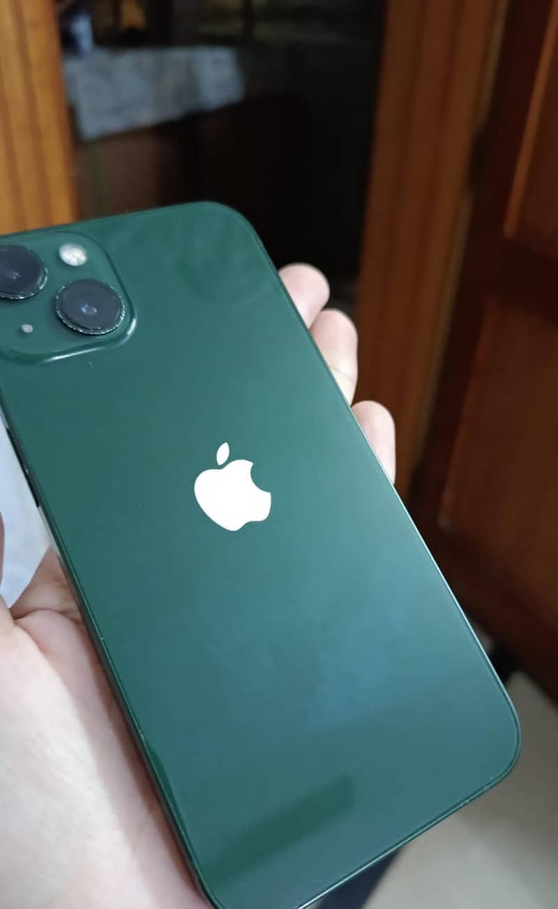 Apple iPhone 13 0