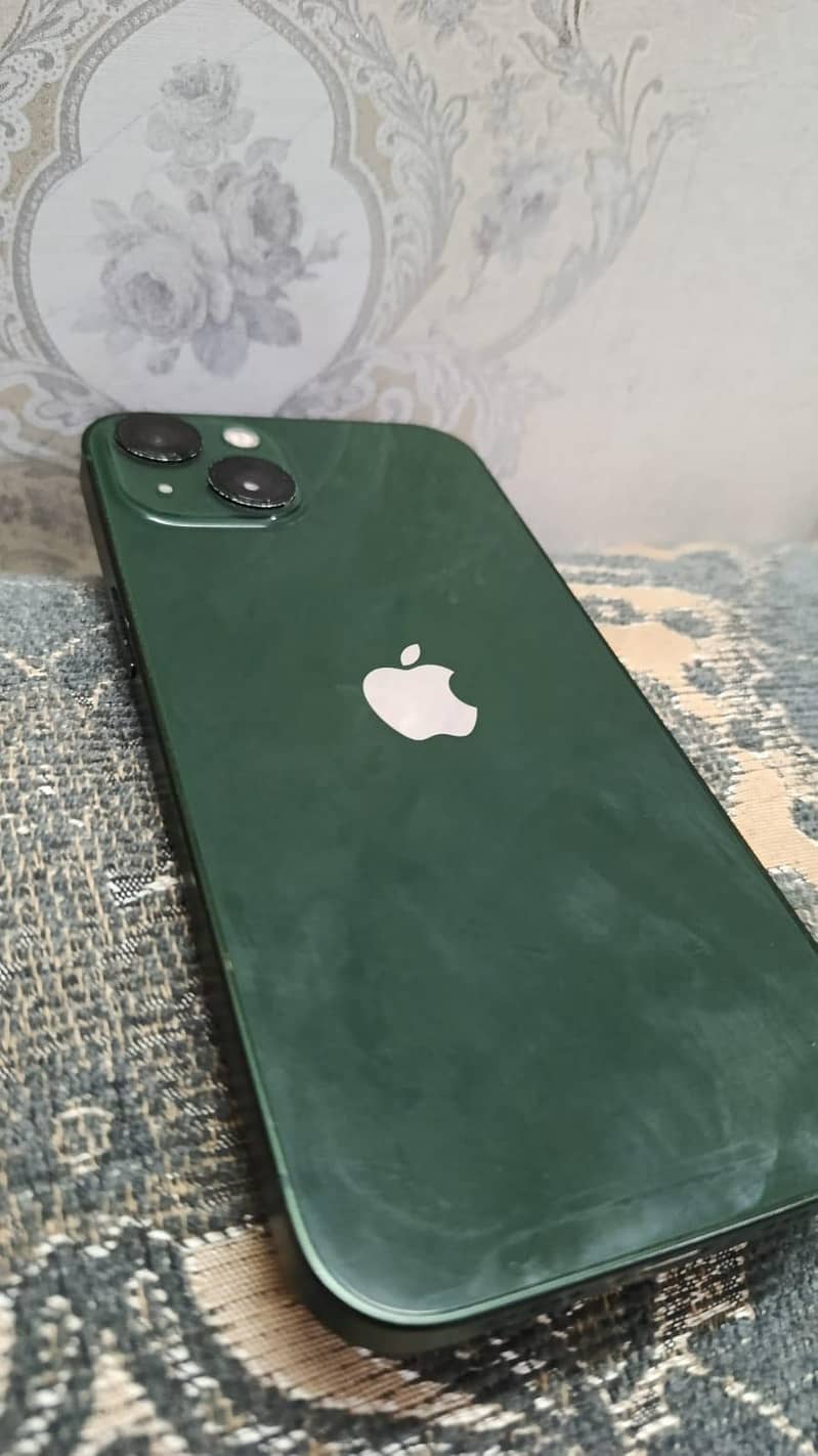 Apple iPhone 13 2