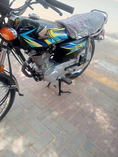 Bike bilkul abi zero meter ha