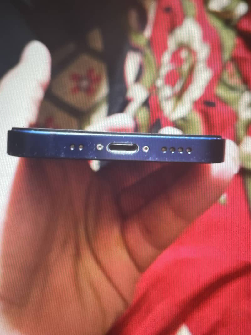 Apple iPhone 12 mini 4