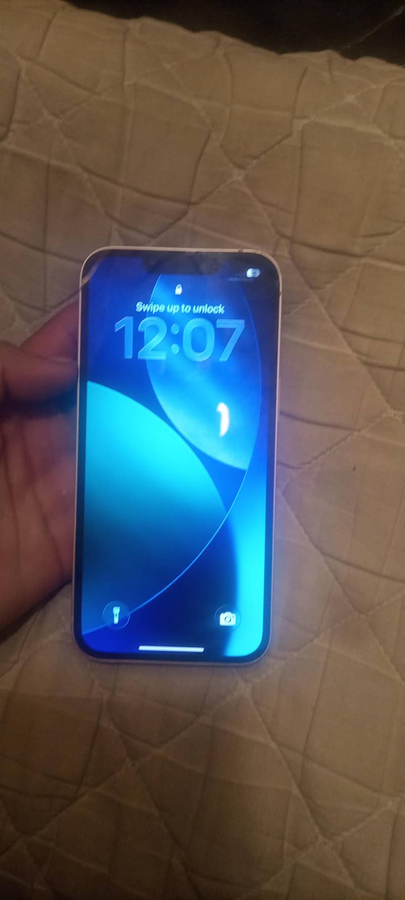 Apple iPhone 13 2