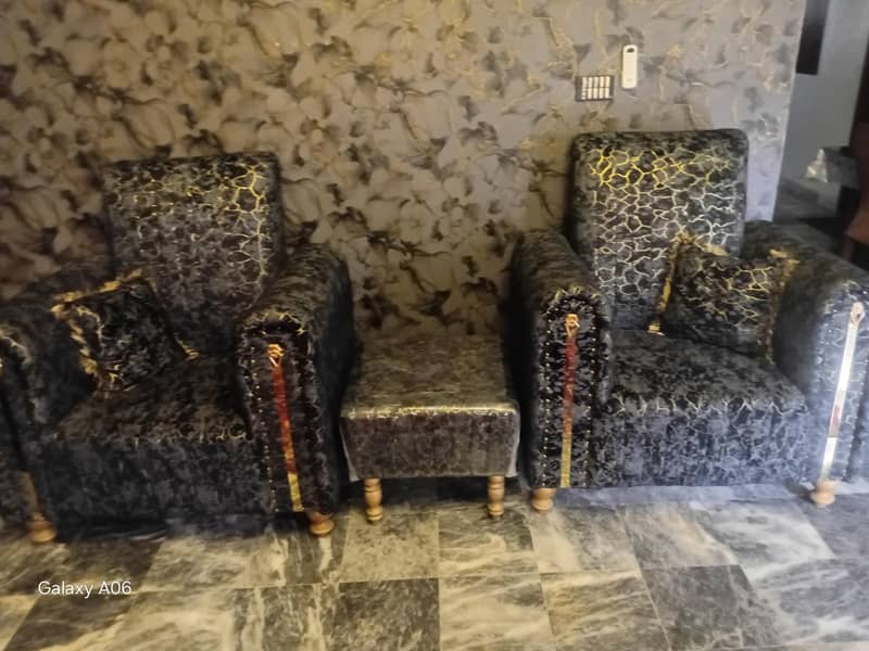newly made custom sofas 0