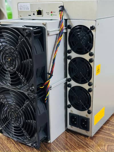 Bitmain Antminer S21 Pro (234TH/s)