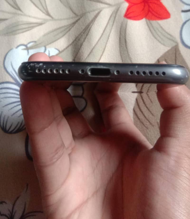Apple iPhone 8 1