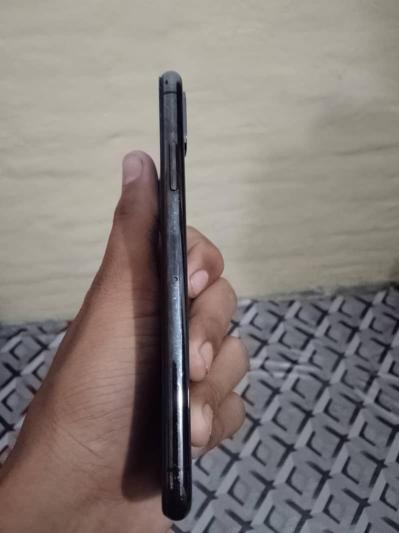 Apple iPhone X 3