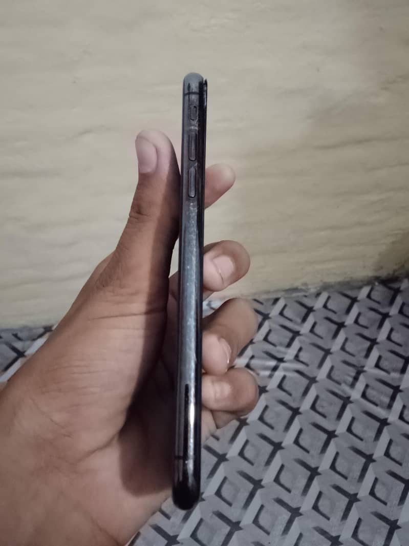 Apple iPhone X 5