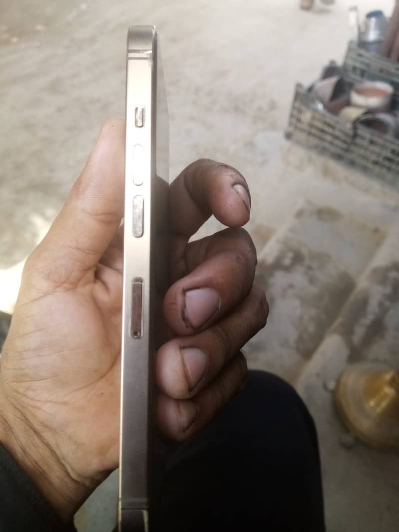Apple iPhone 13 Pro 2