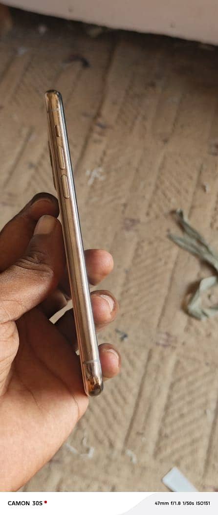 Apple iPhone 11 Pro 1