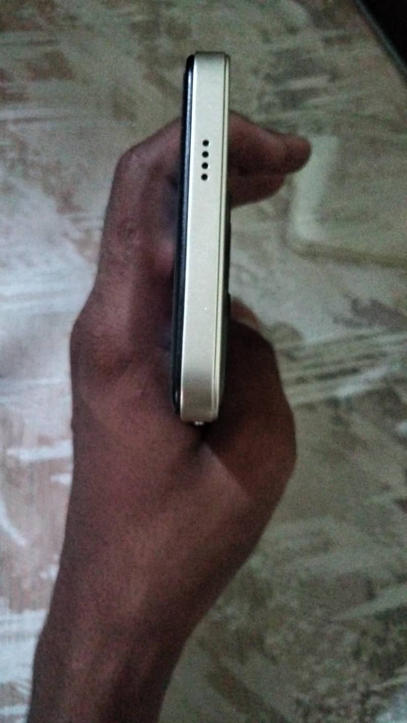 Tecno Spark 20C 4