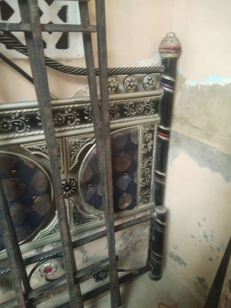 Bed without mattress 1