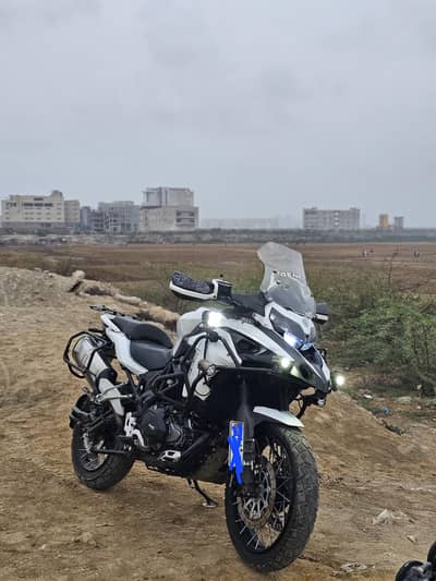 Benelli Trk 502s   touring bike