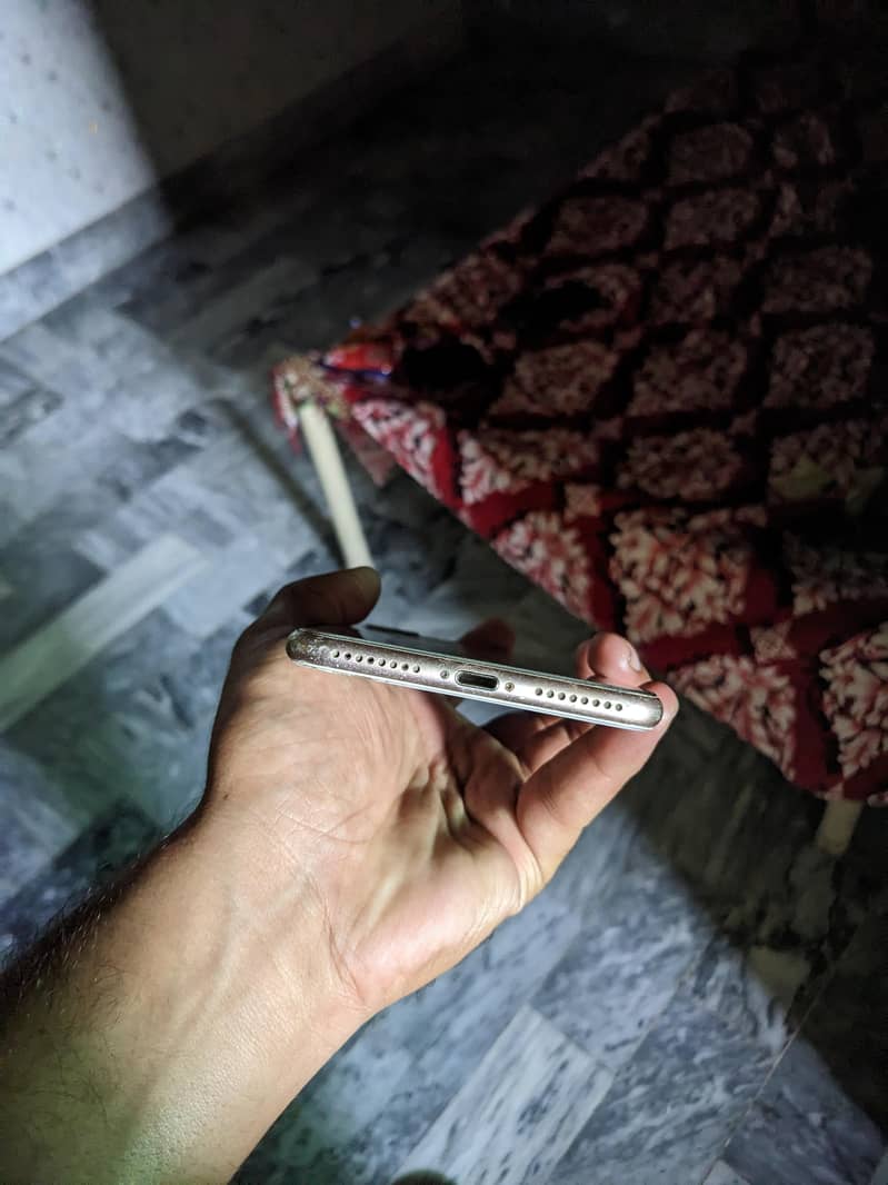 Apple iPhone 8 Plus 2