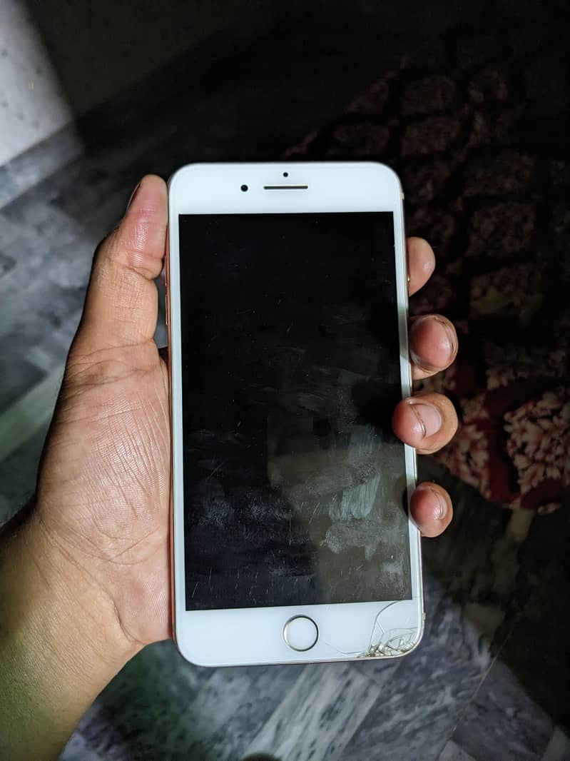 Apple iPhone 8 Plus 5